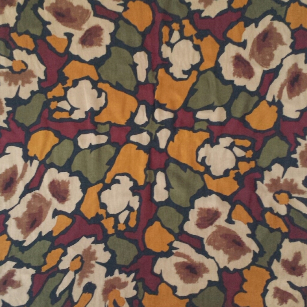 Beautiful Scarf - Picture 6 of 6